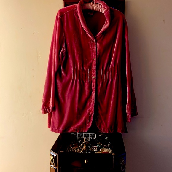 Gougeous Velvet lite jacket, super cute with every thing from dungarees to skirt - Picture 8 of 8